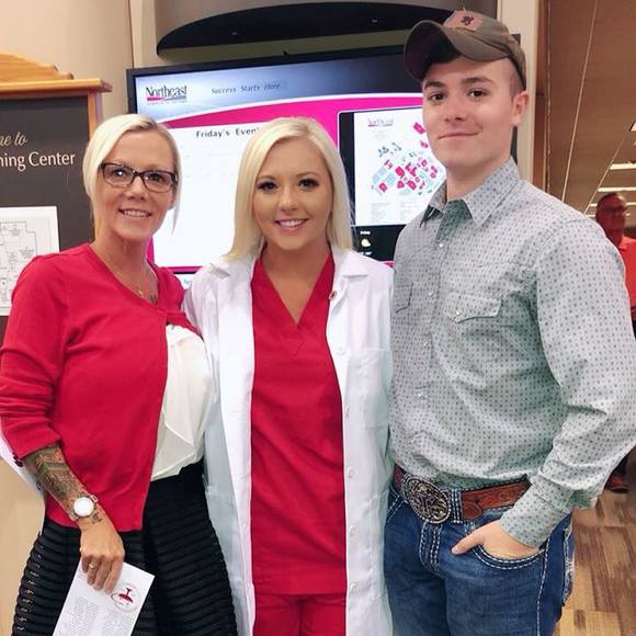 Meet your Posher, Noelle - Picture 1 of 1